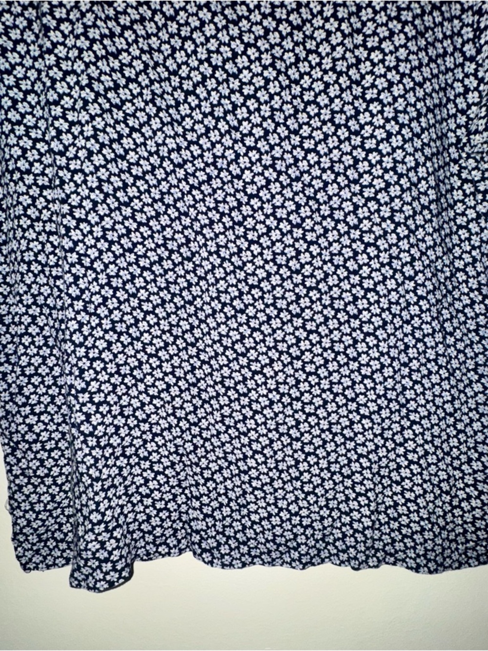 Vintage First Option Made in USA 🇺🇸 Navy & White Floral Rayon Blouse - Picture 3 of 8
